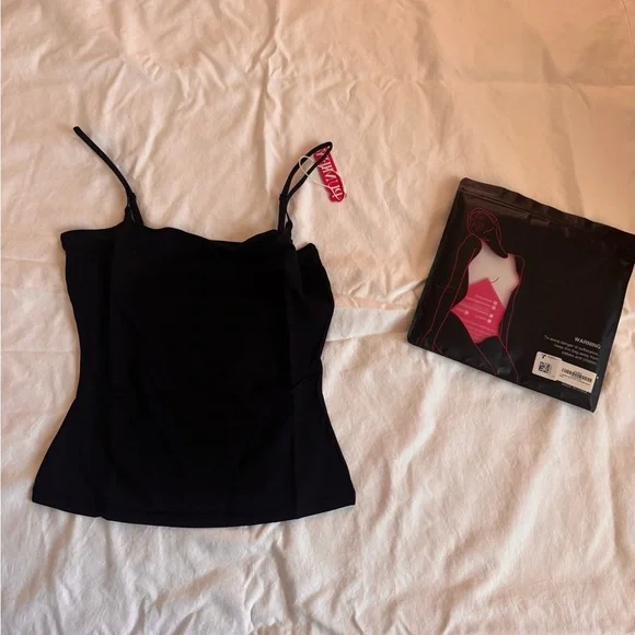 Pumiey Black Tank Top - Picture 2 of 4